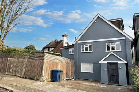 4 bedroom detached house to rent, Holders Hill Crescent, London NW4