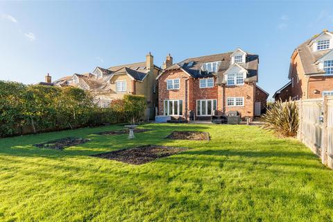 6 bedroom house to rent, Dodnor Lane, Newport