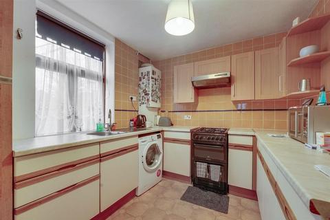 3 bedroom end of terrace house for sale, Groveway, Dagenham, Essex