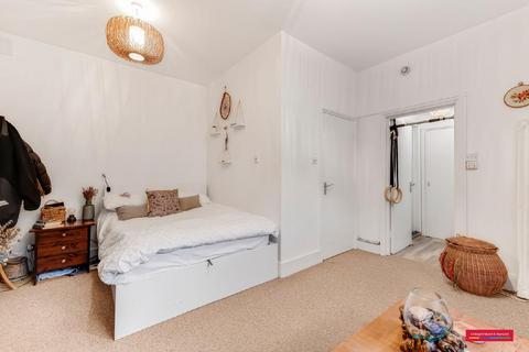 Studio for sale, Alexandra Road, Swiss Cottage