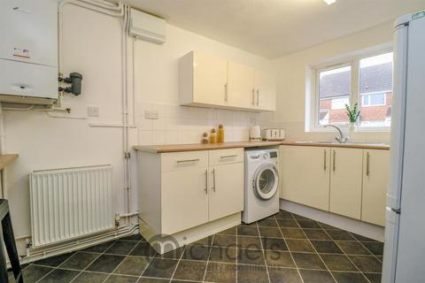 3 bedroom semi-detached house to rent, Hereward Close, Wivenhoe, CO7 9SB