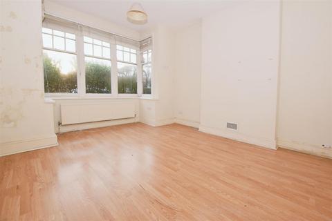 3 bedroom end of terrace house for sale, Rosemary Avenue, London