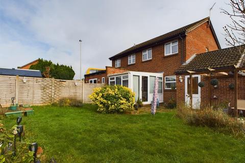 3 bedroom semi-detached house for sale, Pemberton Gardens, Calcot, Reading, RG31