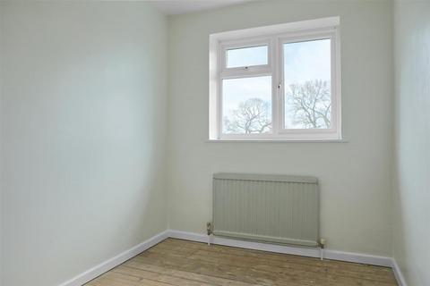 19 Chiltern Close, Ware, SG12 0RN