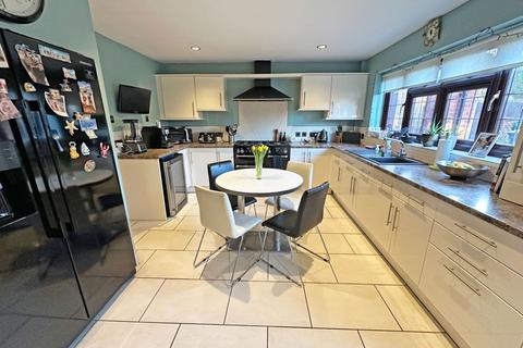 4 bedroom detached house for sale, Bramley Drive, Hollywood, B47 5RD