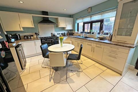 4 bedroom detached house for sale, Bramley Drive, Hollywood, B47 5RD