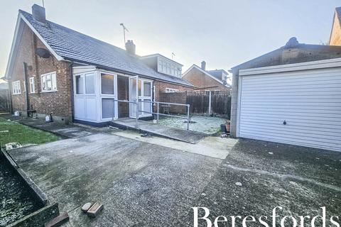22 Chelsworth Drive, Romford, RM3 0ES