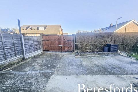 22 Chelsworth Drive, Romford, RM3 0ES