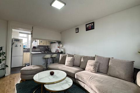 2 bedroom maisonette for sale, Cowper Road,  Slough, SL2