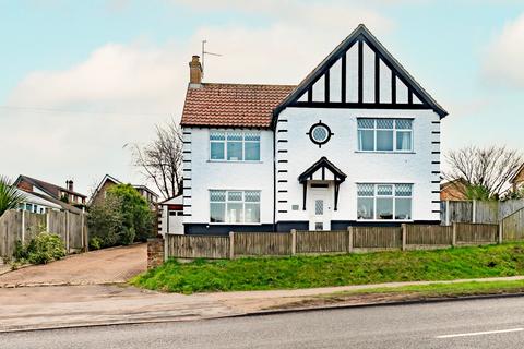 3 bedroom detached house for sale, New Road, Belton