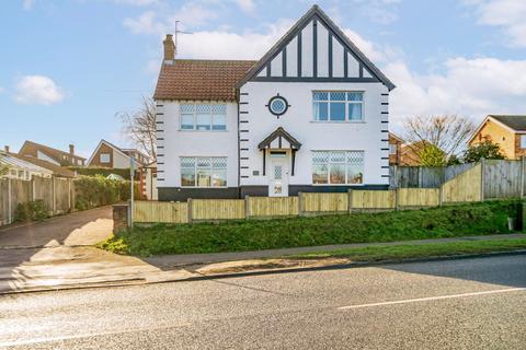 3 bedroom detached house for sale, New Road, Belton