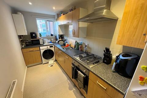 2 bedroom apartment to rent, Balfour Close, Kingsthorpe Hollow, Northampton NN2