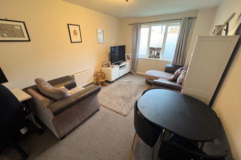 2 bedroom apartment to rent, Balfour Close, Kingsthorpe Hollow, Northampton NN2