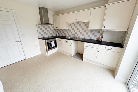 2 bedroom terraced house for sale, Louth Road, Holton-Le-Clay, Grimsby, Lincs, DN36 5AD