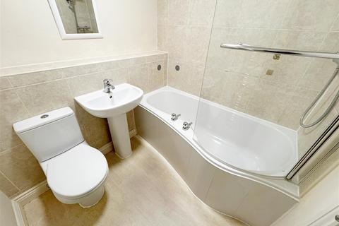 109 Louth Road, Holton Le Clay, Grimsby, DN36 5AD
