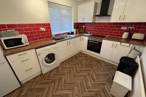 2 bedroom flat for sale, Fairfield Crescent, Swadlincote DE11