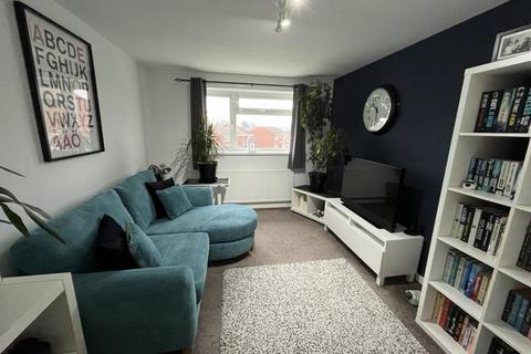 2 bedroom flat for sale, Fairfield Crescent, Swadlincote DE11