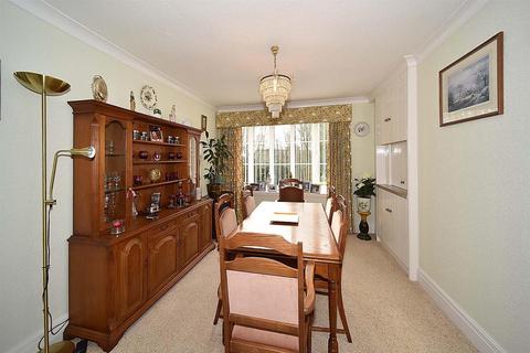 2 bedroom apartment for sale, Castle Hill Court, Prestbury, Macclesfield