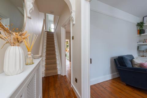 undefined, York Road, Farnborough, GU14