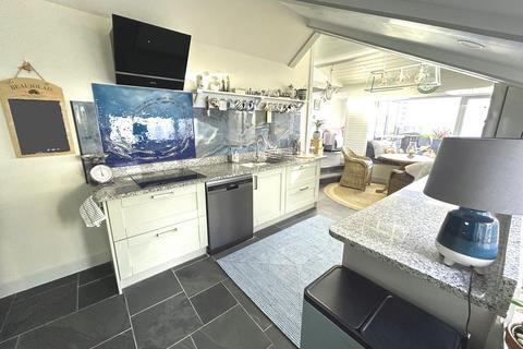 undefined, Porthallow, Porthallow TR12