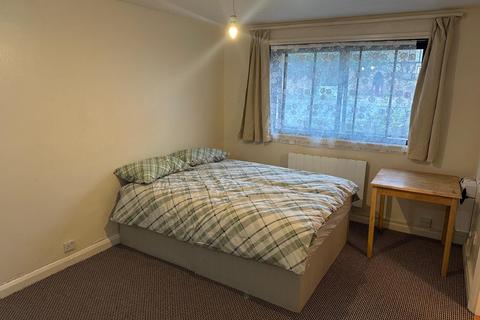 Studio to rent, Margaret Cassidy House, Bath Road, West Drayton