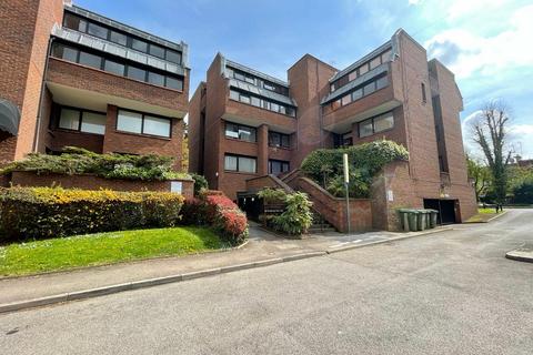 2 bedroom flat for sale, Britten Close, London, NW11