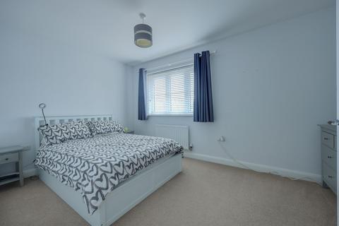 2 bedroom maisonette for sale, Medway Gardens, Burgess Hill, RH15