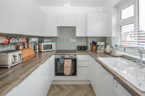 2 bedroom maisonette for sale, Cromwell Road, Warley, Brentwood