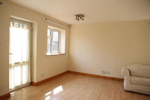 3 bedroom semi-detached house to rent, Sandlewood Green, Leeds