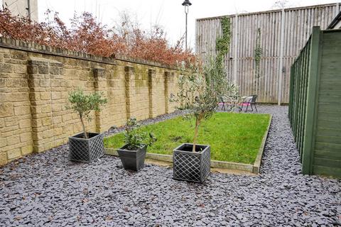 4 bedroom semi-detached house for sale, Linnet Road, Calne