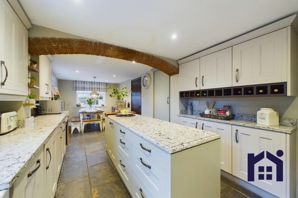 Dining kitchen