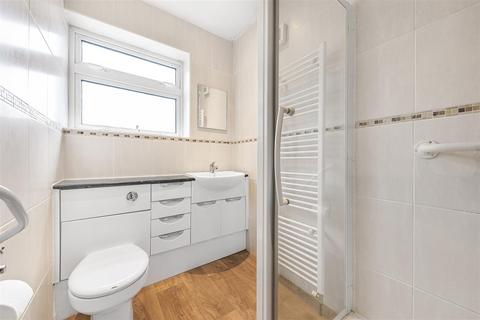 27 Denesway, Meopham, Gravesend, DA13 0EA