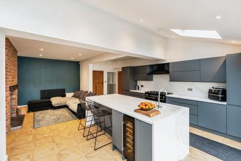10 Ellenbrook Road, Worsley, Manchester, M28 1FZ