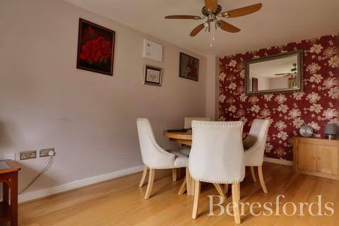 2 bedroom bungalow for sale, Meadow Park, Braintree, CM7