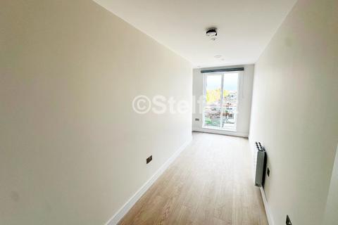 2 bedroom apartment to rent, Goodmayes Road, London IG3