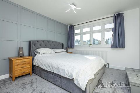 19 Ash Walk, East Leake, Loughborough, LE12 6NT