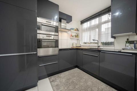 2 bedroom flat for sale, Gordon Road, London W5