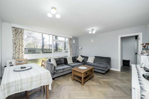 2 bedroom flat for sale, Gordon Road, London W5