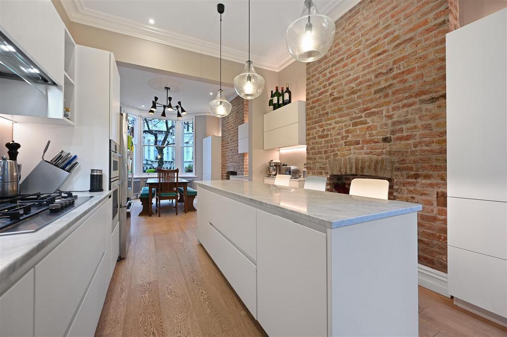 Gratton Road - Kitchen B3 (1).JPG