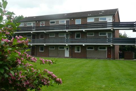 2 bedroom flat to rent, Addlestone