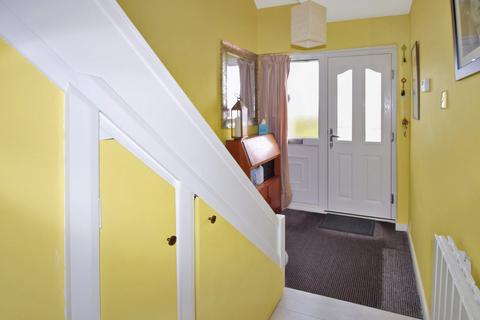 28 Dickens Road, Rugby, CV22 5RW