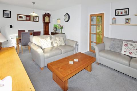 28 Dickens Road, Rugby, CV22 5RW
