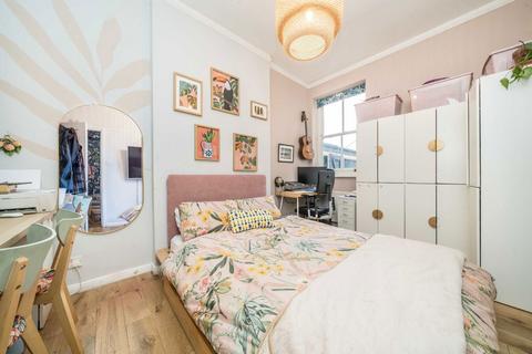 19b Richmond Park Road, Kingston Upon Thames, KT2 6AQ
