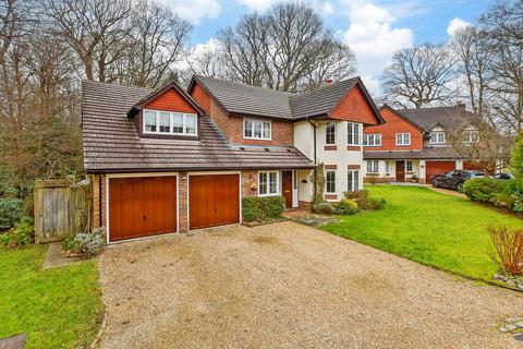 5 bedroom detached house for sale, Pondtail Copse, Horsham, West Sussex