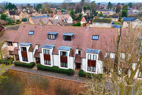 4 bedroom terraced house for sale, Garner Close, Huntingdon PE28