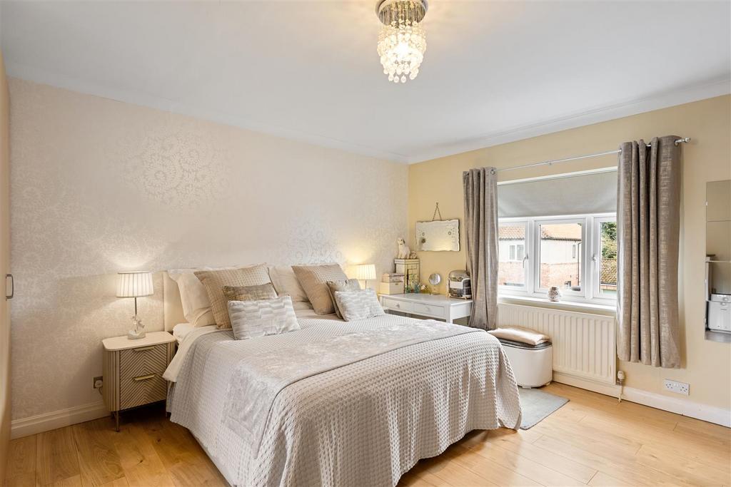 15 Coda Avenue  42.jpg