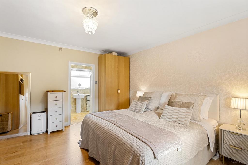 15 Coda Avenue  45.jpg
