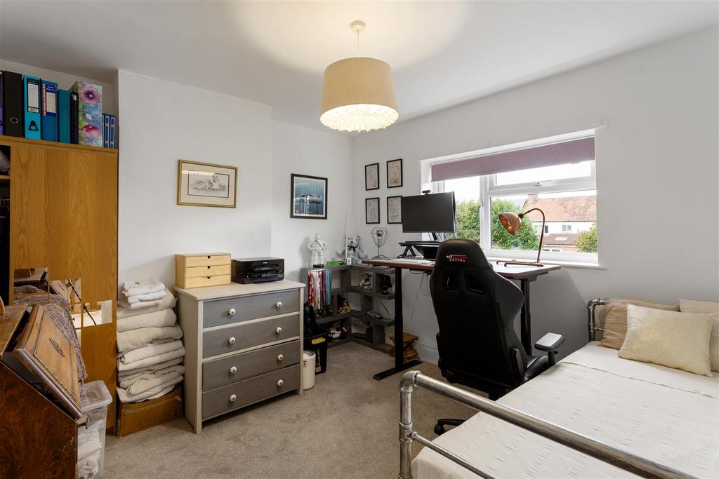 15 Coda Avenue  60.jpg