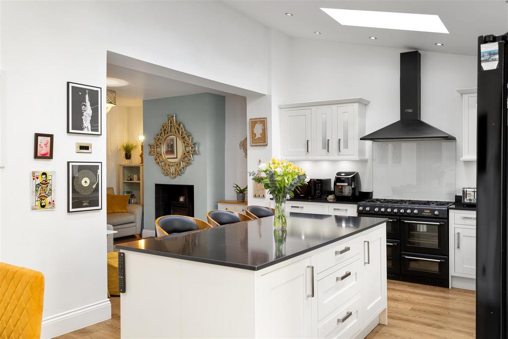 15 Coda Avenue  21.jpg