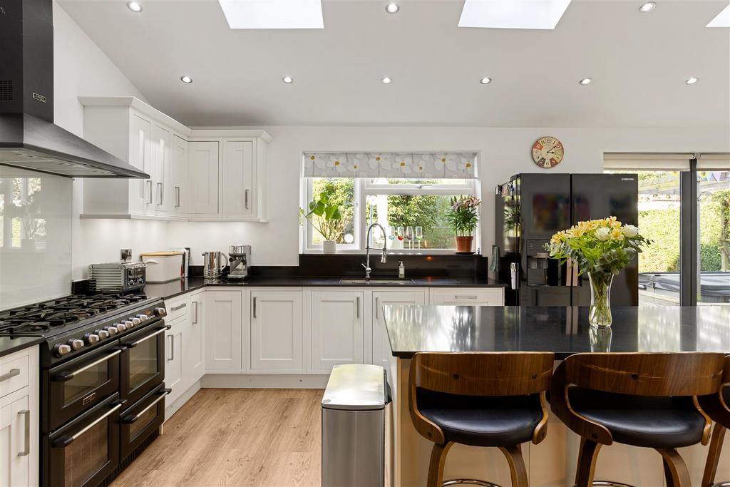 15 Coda Avenue  30.jpg